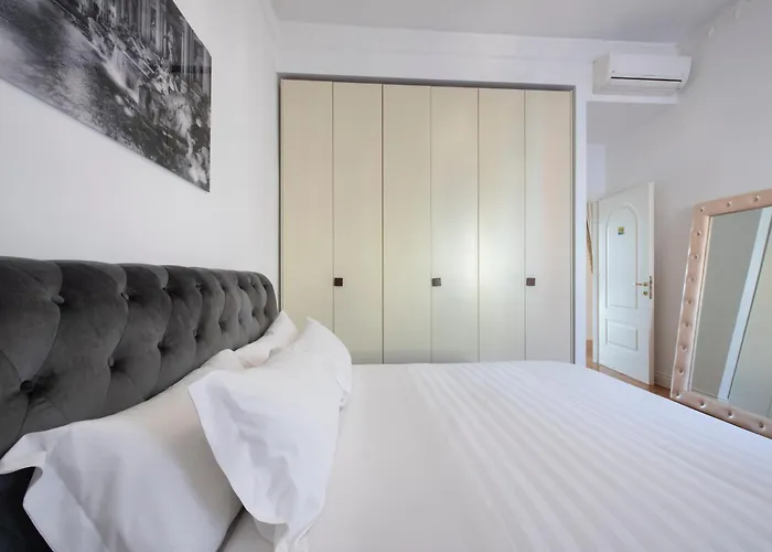 Lucrezio Caro Luxury Appartement Rome